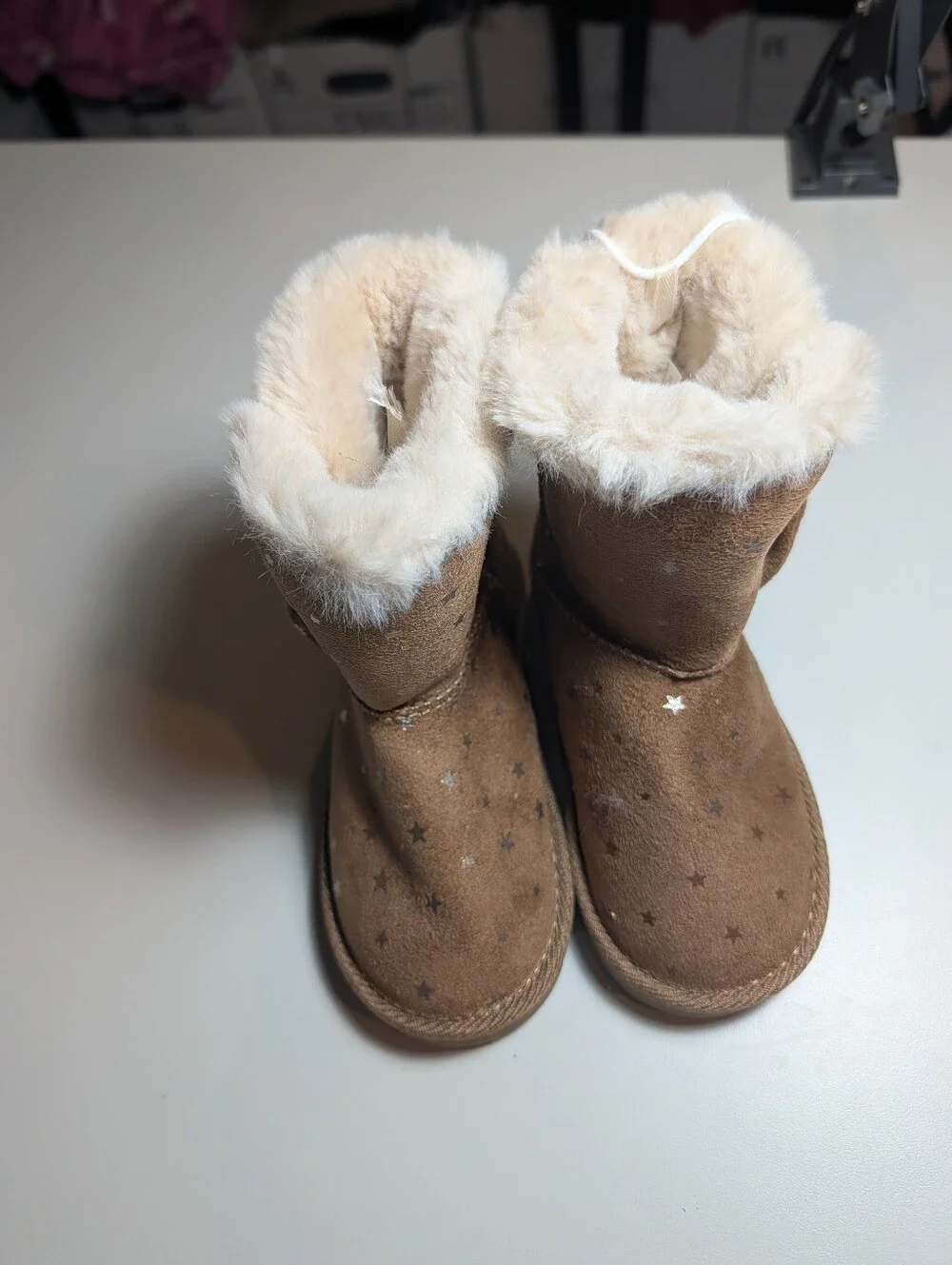 Pescool Girls Size 9 Cozy Tan Star Suede Kid's Boots with Faux Fur NWT